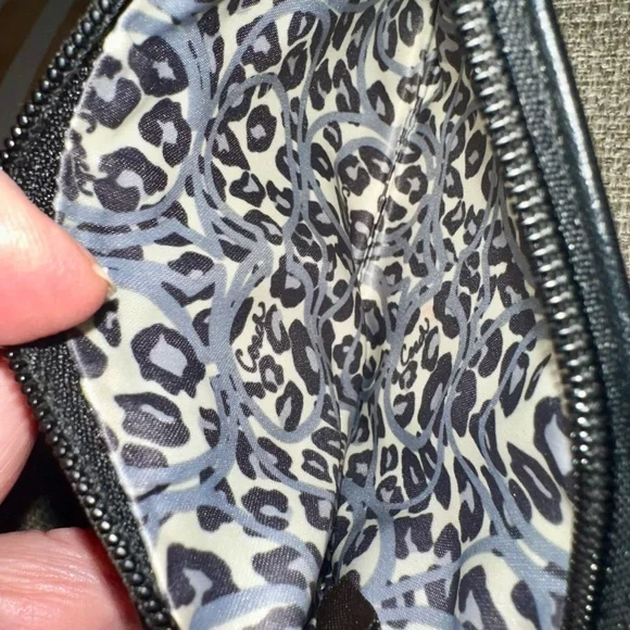 Coach Poppy Black & Gold Bag Convertible Wristlet With Metal & Leather Hang Tags - Picture 11 of 11